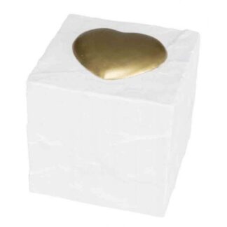 Мемориальный камень Трикси белый с сердцем 11 см