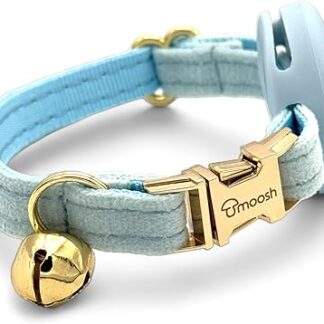 Luxury Velvet Cat Collar with Airtag Holder - Elegance & Safety for Your Four-Legged Friend in All Sizes