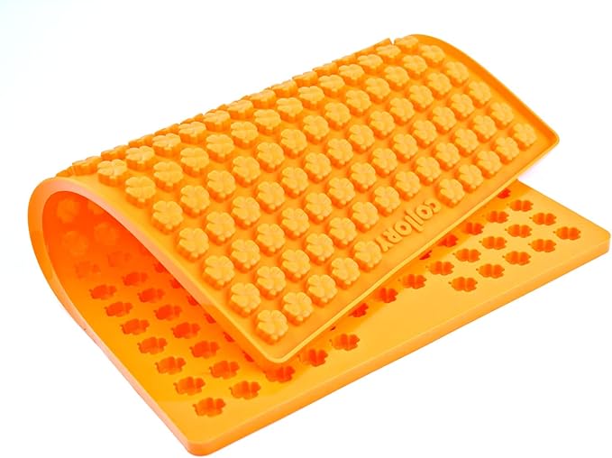 Collory Tappetino da forno per biscotti per cani, a forma di foglio, in silicone, resistente al calore, per alimenti e senza Bpa (mini quadrifogli (1,5 cm), arancione)
