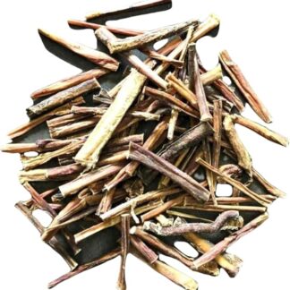 LOVING THE EARTH Pizzle sottili di Bulls per cani, snack completamente naturali da masticare per cani, stick per pizzle di Bully (lunghi 20-30 cm) Contiene 8-12 pezzi da 100 g - Deliziosi, sani e di l