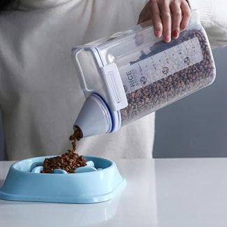 Влагостойкий контейнер для корма для домашних животных Yctze с мерным стаканчиком — герметичное ведро для хранения сухого корма для собак и кошек — удобный и простой в использовании.