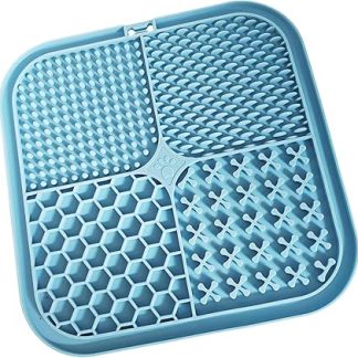 Прочные коврики для кормления домашних животных с текстурированной поверхностью и присосками способствуют длительному приему пищи. Лакомства для животных можно мыть в посудомоечной машине и слизывать.