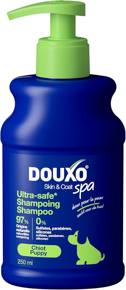 Шампунь для щенков DOUXO Skin & Coat Spa - ультрабезопасный, 250 мл. Глубоко очищает и увлажняет кожу, делает шерсть мягкой и сияющей. Формула бережно воздействует на кожу.