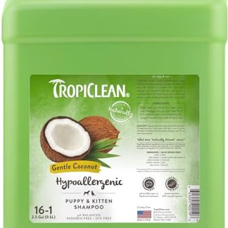 Шампунь для животных TropiClean - гипоаллергенный - очищает и увлажняет кожу и шерсть | Для собак и кошек | Без парабенов, красителей и мыла - мягкий кокосовый ароматизатор, 1 галлон